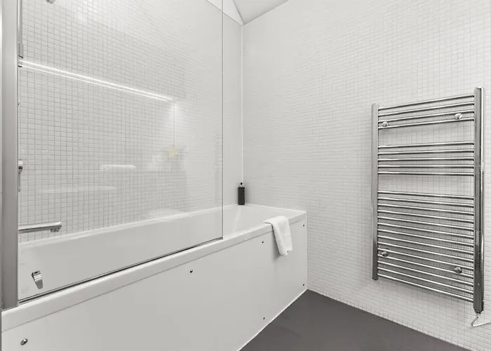 Large Townhouse 5 Beds With Two Parking Spaces - Centre 펜션 *