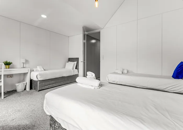 Large Townhouse 5 Beds With Two Parking Spaces - Centre 펜션 *