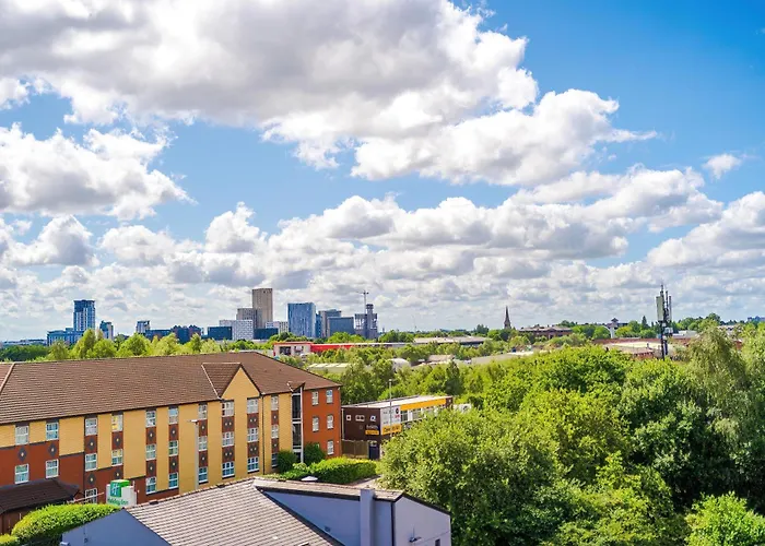 2br Flat In Salford, Modern, Centre, Wifi, Kitchen * Manchester