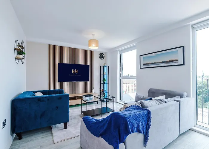 Lejlighed 2br Flat In Salford, Modern, Centre, Wifi, Kitchen Manchester