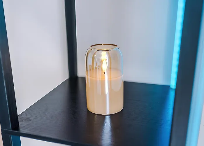 Daire 2br Chic And Stylish In Salford, Wifi, Kitchen, Parking With View