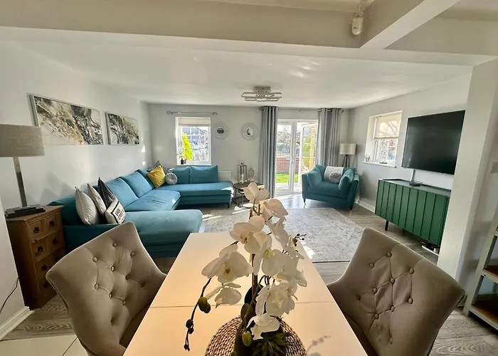 Apartamento Stylish 4br Townhouse On Stretford Marina - Waterside In M32 *