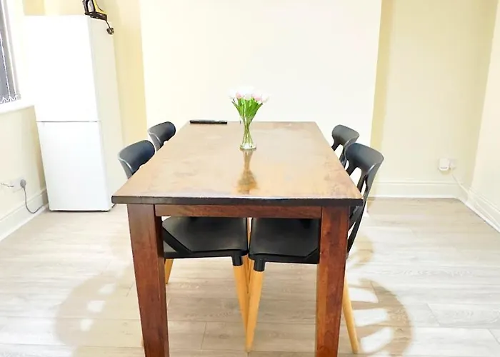 Stylish 3 Bedroom House 60 - Free Parking 曼彻斯特