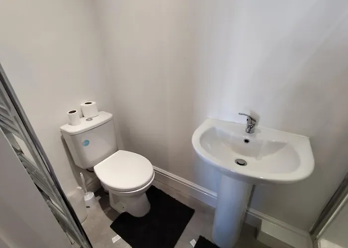 En-suite Double-bedroom In The Heart Of Salford Cr3 Perfect For Short Pensionat