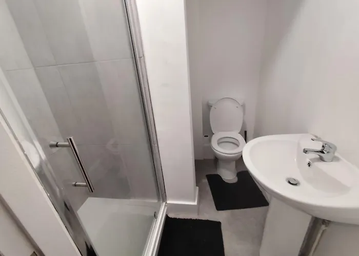 En-suite Double-bedroom In The Heart Of Salford Cr1 Perfect For Short 曼彻斯特