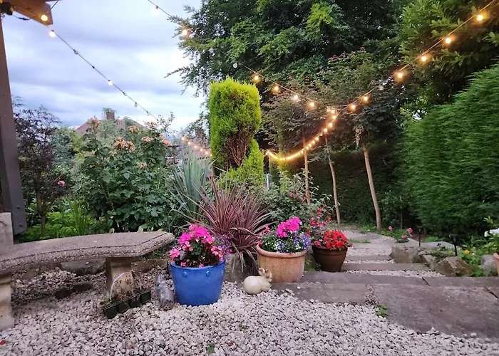 The Garden Apartment, Near Airport &