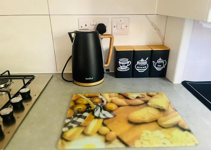 بيت للعطل Stylish 3 Bed With Garden & Free Parking