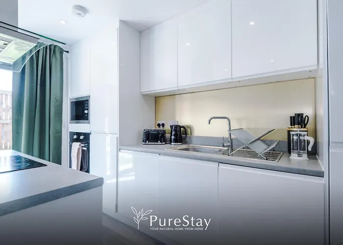 Stunning House By Purestay - 8 Beds With Free Parking Дом отдыха Манчестер