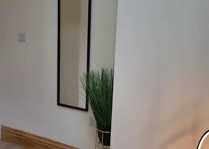 Kwatera prywatna In 6 Minutes Drive To Victoria Station Manchester