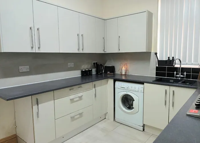 In 6 Minutes Drive To Victoria Station Manchester