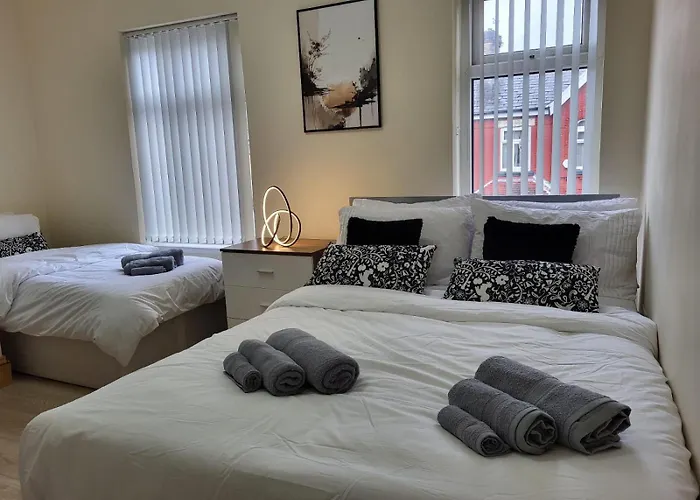 In 6 Minutes Drive To Victoria Station