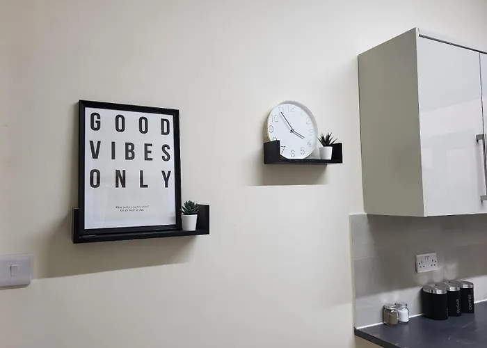 In 6 Minutes Drive To Victoria Station