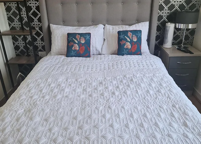 Stunning Canal View 2 Bedroom With Free Parking Manchester