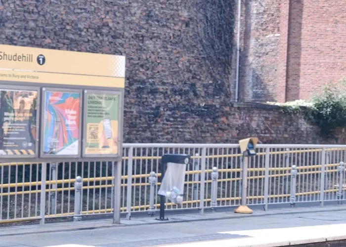 Apartamento Bee Cosy - Near Train Stations And Shopping Centre With Paid Private Parking, 500mbps Internet And Netflix Mánchester