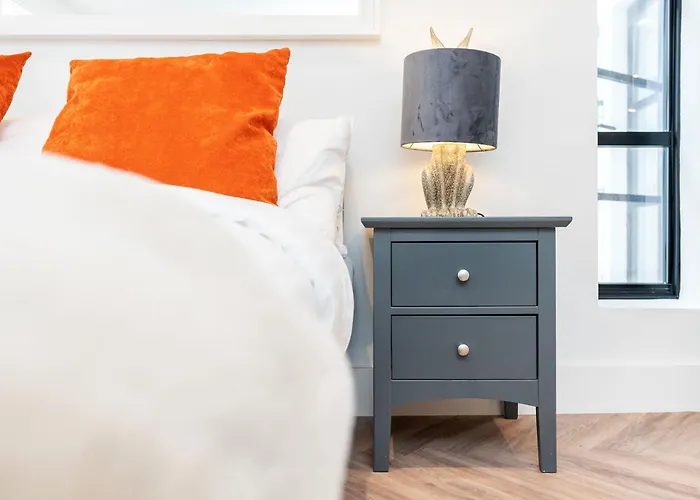 Lägenhet 2 Bedroom, 2 Bathroom Apartment, Close To Mcr Centre *