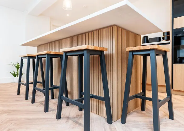 2 Bedroom, 2 Bathroom Apartment, Close To Mcr Centre Manchester