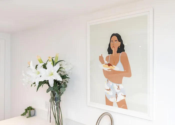 2 Bedroom, 2 Bathroom Apartment, Close To Mcr Centre