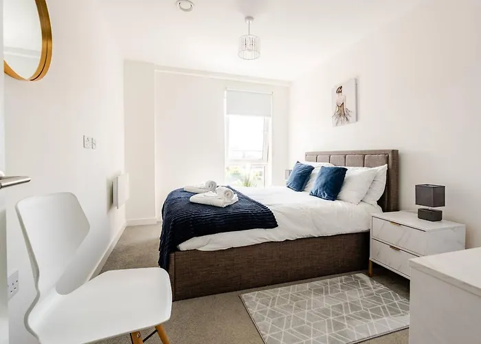 Lets Sa I 2bed 2bath L Waterfront L Private Balcony I Relaxing Retreat I Great Location Mánchester