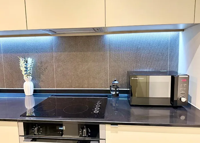 Apartamento Elegant 2-bed 2-bath In With Balcony Manchester