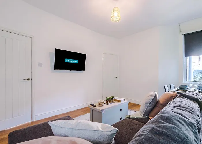 Stylish 3 Bedroom - Free Parking, Smart Tv, Sleeps 8 Манчестер