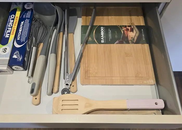 Elegant 2bd & 2ba Centre Luxury With View *