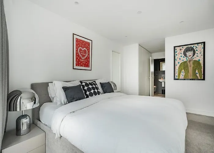 Exceptional Two Bedroom Of The South Tower