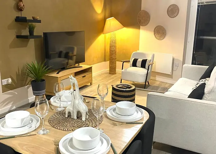 Safari 2 Bedroom Condo With Free Secure Parking Daire *