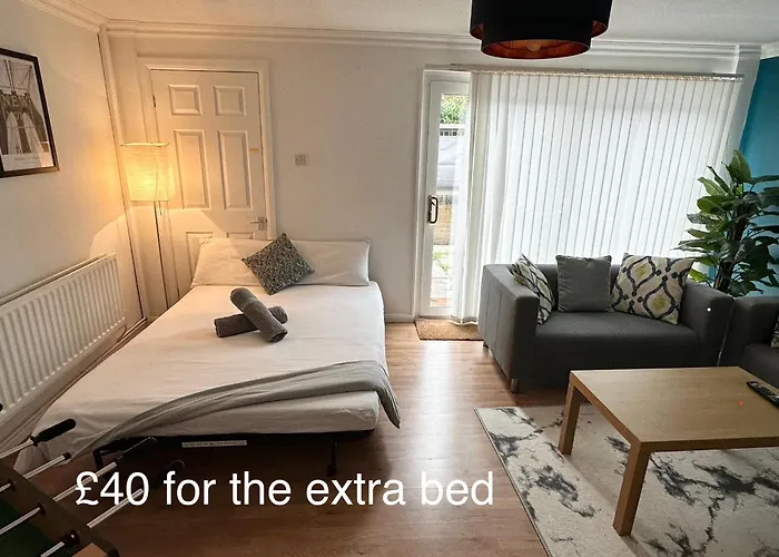 7 Guests House Old Trafford,media City,city Centre, Free Parking *