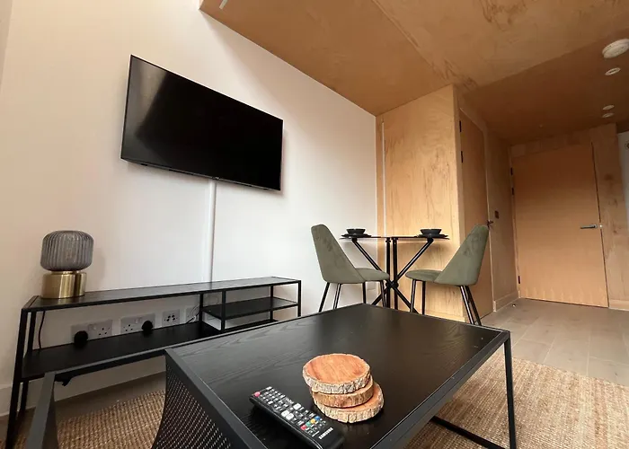Stylish Duplex In Apartament Manchester