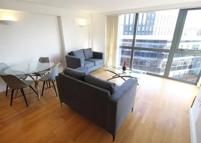 2 Bedroom Centre Dec Lejlighed Manchester