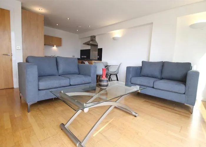 2 Bedroom Centre Dec *