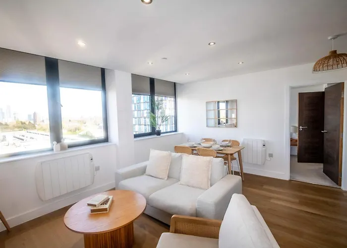 Apartamento Zeni Alexandra Rise Two Bed Flat Mánchester