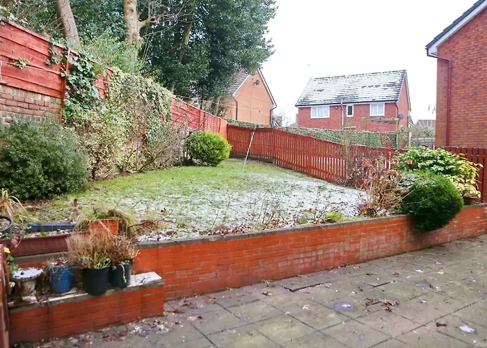 Garden Family Near By Of Salford - Pass The Keys 度假居 *