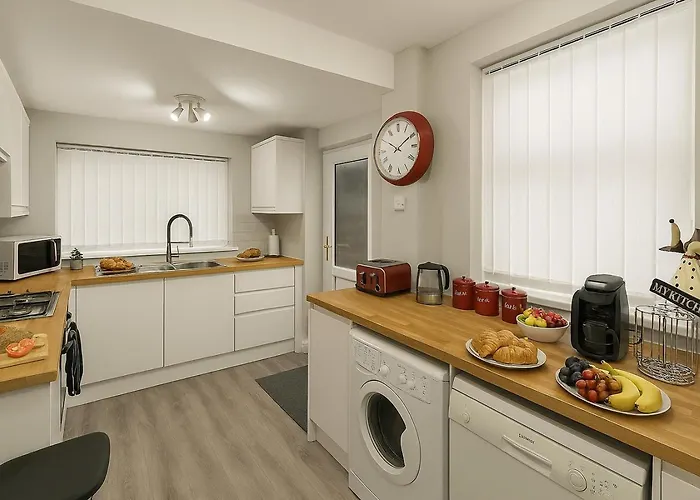 Ferienhaus Stunning Home. Free Parking. Manchester