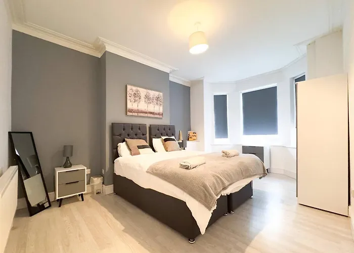 Сasa de vacaciones 5bdr | Tram Access|free St Parking Mánchester