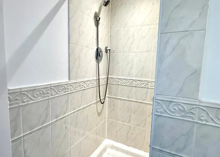 Appartement 2 Bedroom, 2 Bath, Very Popular Centre