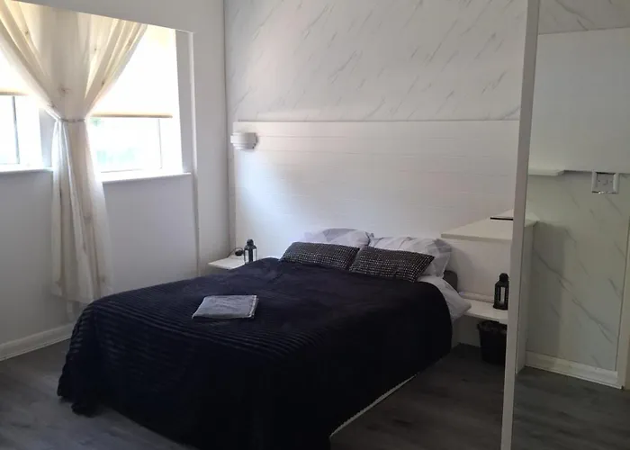 Stylish Studio Close To City Centre And 5Mins Walk To Heaton Park! * Manchester