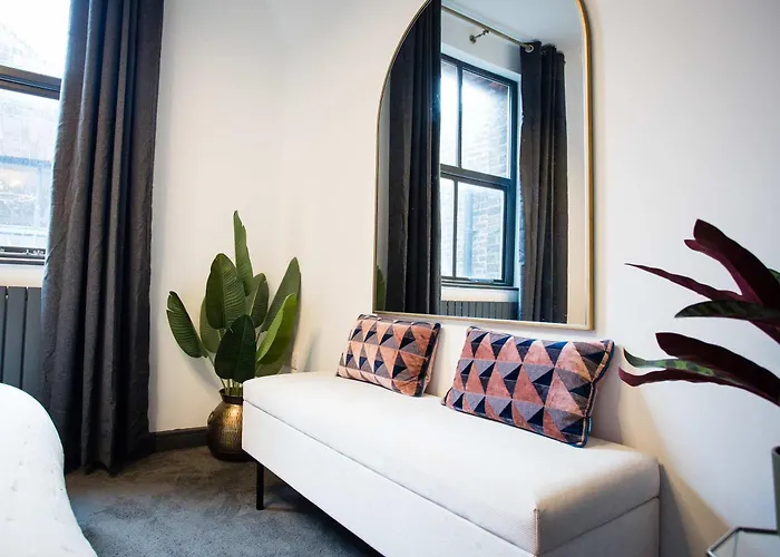 Luxury Boutique * Manchester