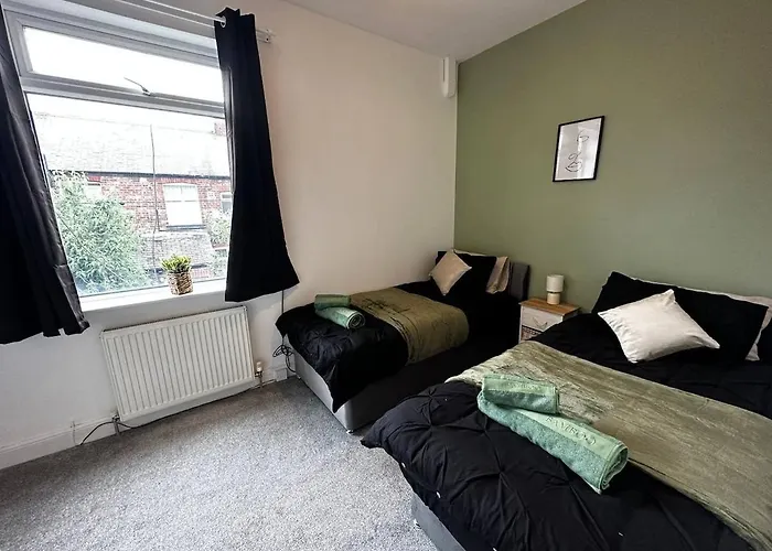 3br House Contractor Hospital Uni Mánchester