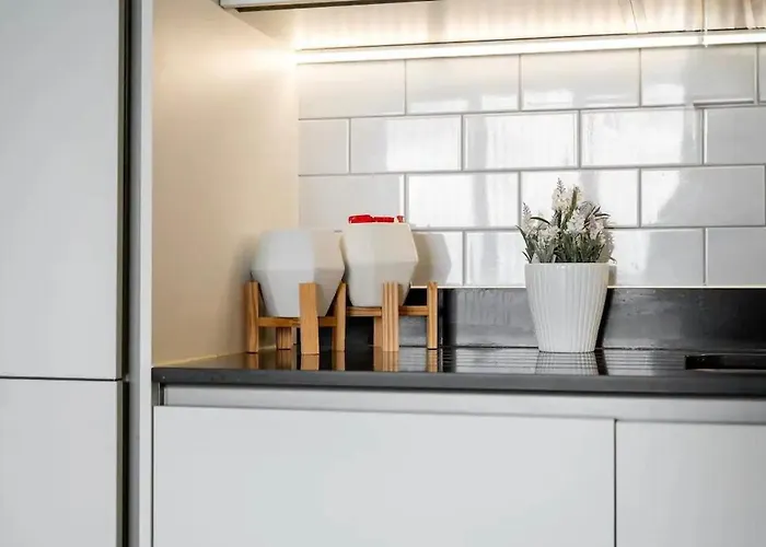 Διαμέρισμα Sleeps 5 In Prime Spot Amenities Walking Distance, Business Long-term Travel, Contractor Friendly Μάντσεστερ