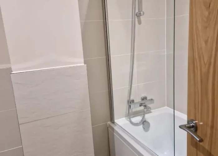 With Free Parking In Greater Appartamento *