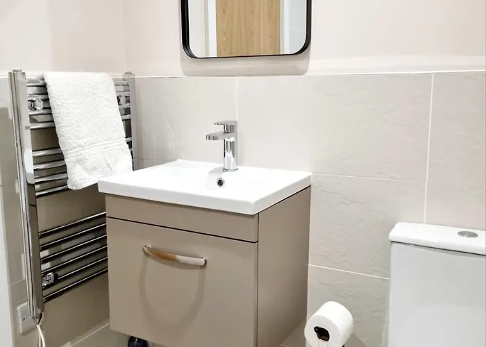 With Free Parking In Greater Appartamento