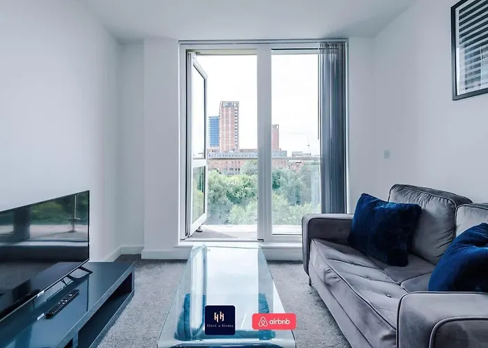 Elegant 1br In Salford, Balcony, Wifi, Kitchen Lejlighed Manchester