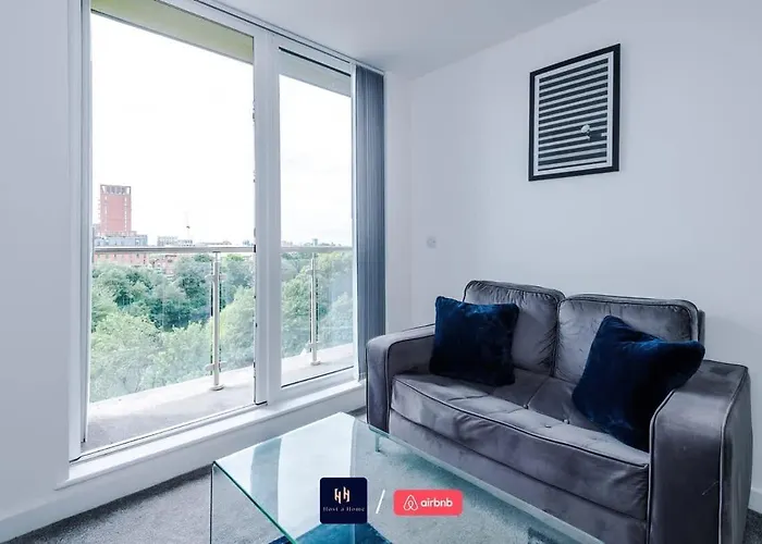 Elegant 1br In Salford, Balcony, Wifi, Kitchen Manchester