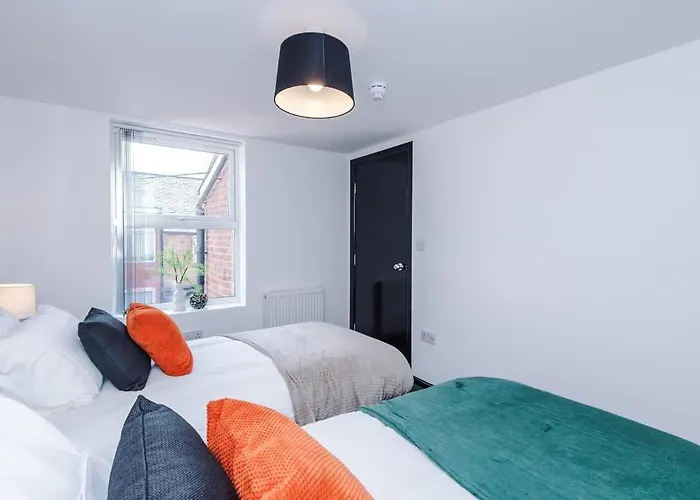 Spacious 4br House, Sleeps 8, Parking, Full Kitchen, Ideal For Groups, Family, Contractors Dom wakacyjny Manchester