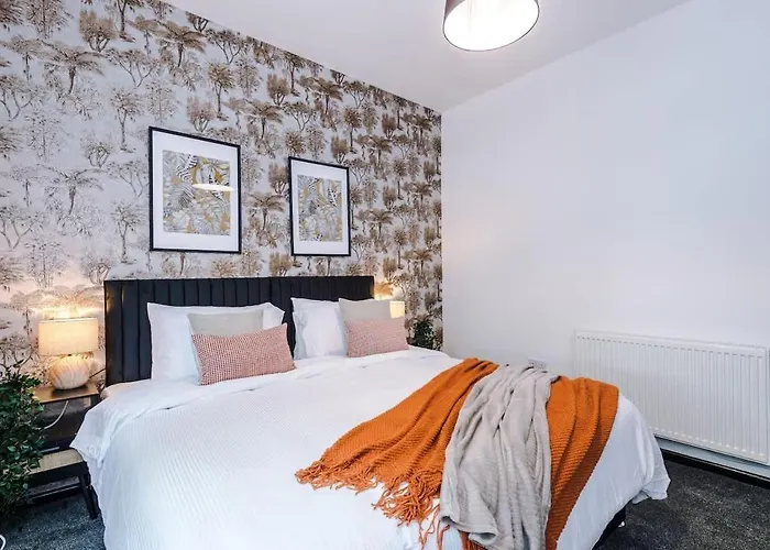 Spacious 4br House, Sleeps 8, Parking, Full Kitchen, Ideal For Groups, Family, Contractors Dom wakacyjny