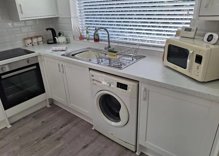 Сasa de vacaciones Cosy 2-bed House In *