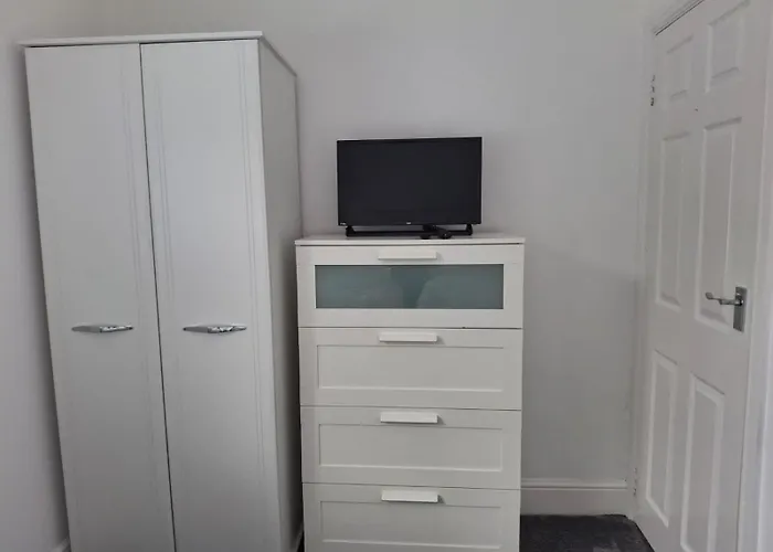 Сasa de vacaciones Cosy 2-bed House In *