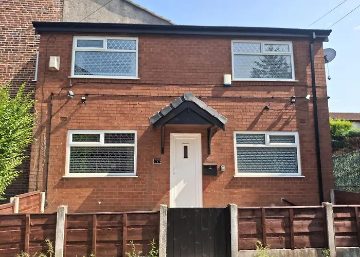 Cosy 2-bed House In Mánchester