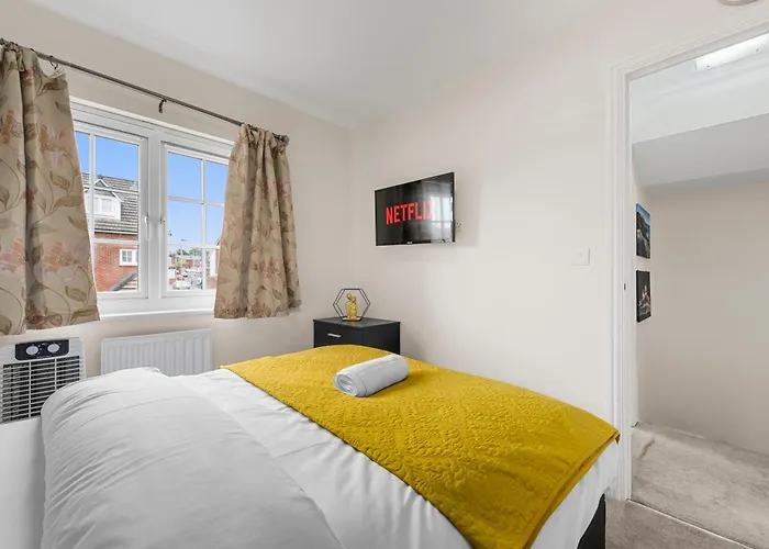 4 Bedroom House In Manchester